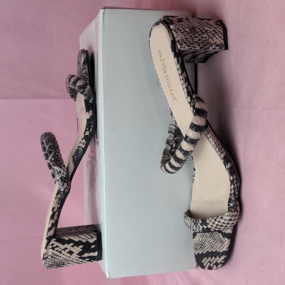 Olivia Miller Carlisle Snakeskin Thin Double Strap Slide Sandal Heels size 9 - Picture 1 of 8